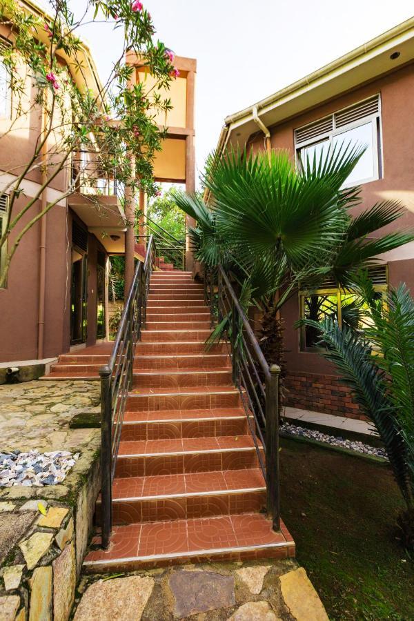 Santa Maria Hotel 恩德培 外观 照片