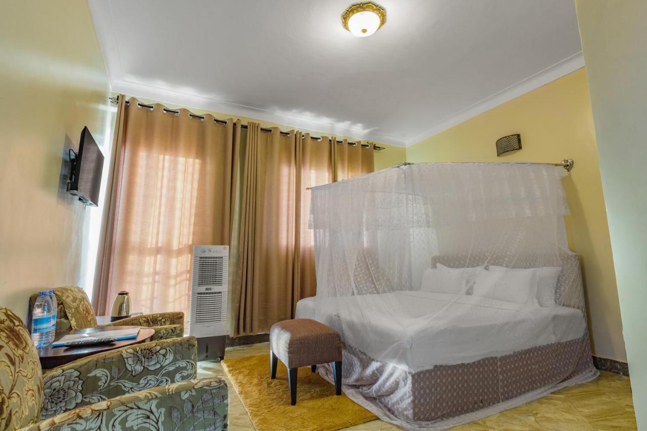 Santa Maria Hotel 恩德培 外观 照片