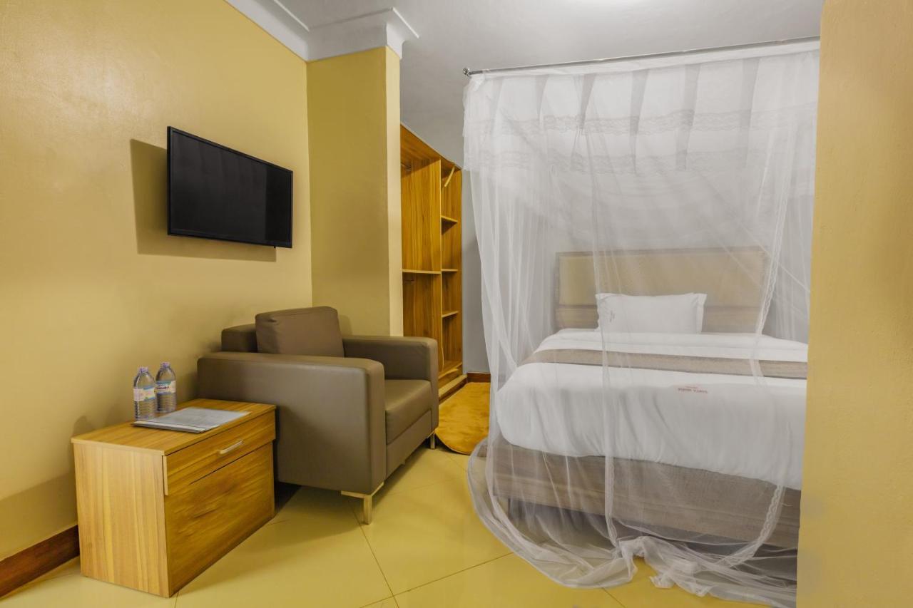Santa Maria Hotel 恩德培 外观 照片