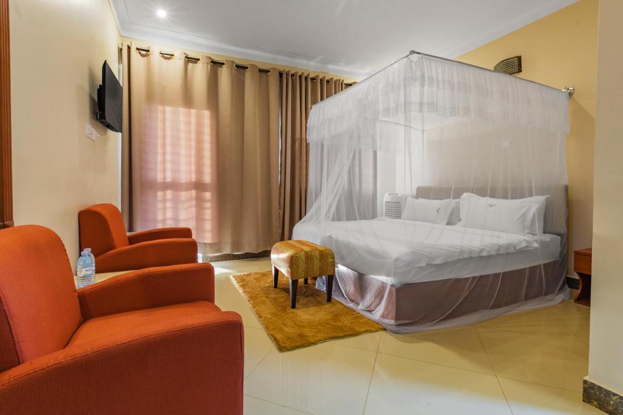 Santa Maria Hotel 恩德培 外观 照片
