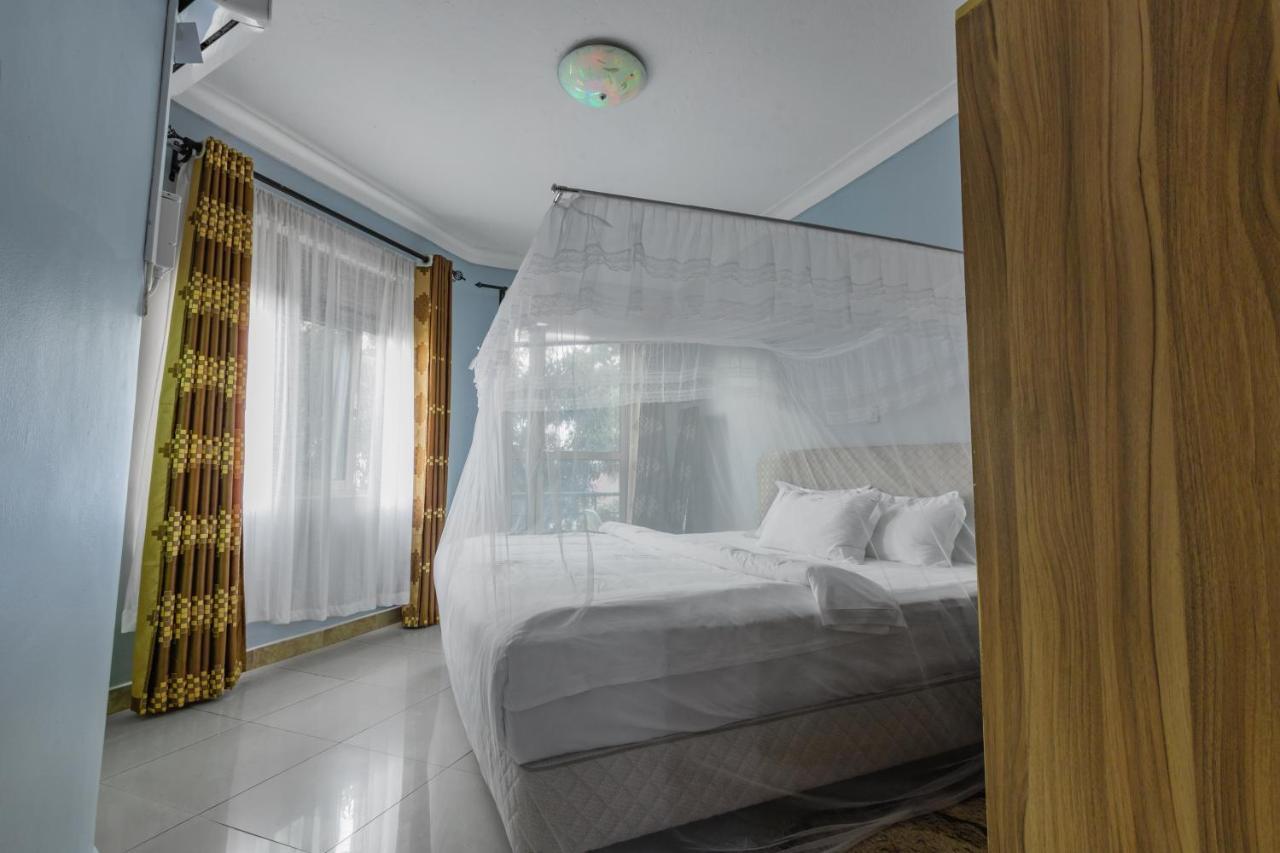 Santa Maria Hotel 恩德培 外观 照片