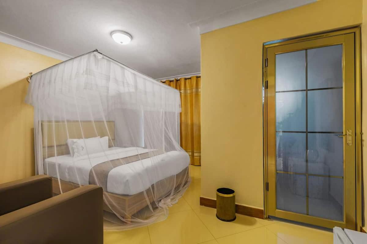 Santa Maria Hotel 恩德培 外观 照片