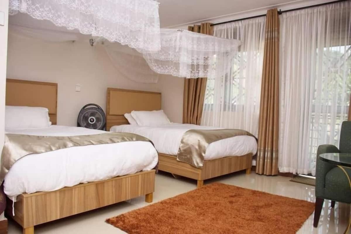 Santa Maria Hotel 恩德培 外观 照片